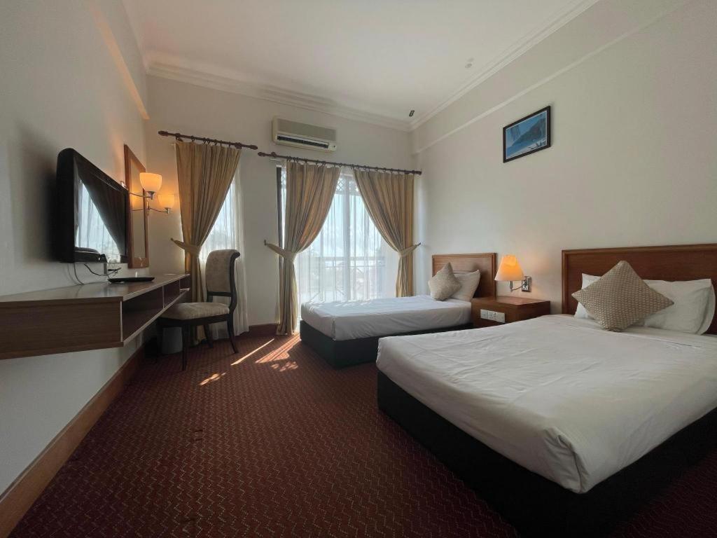 Putra Brasmana Hotel Kuala Perlis Exterior foto